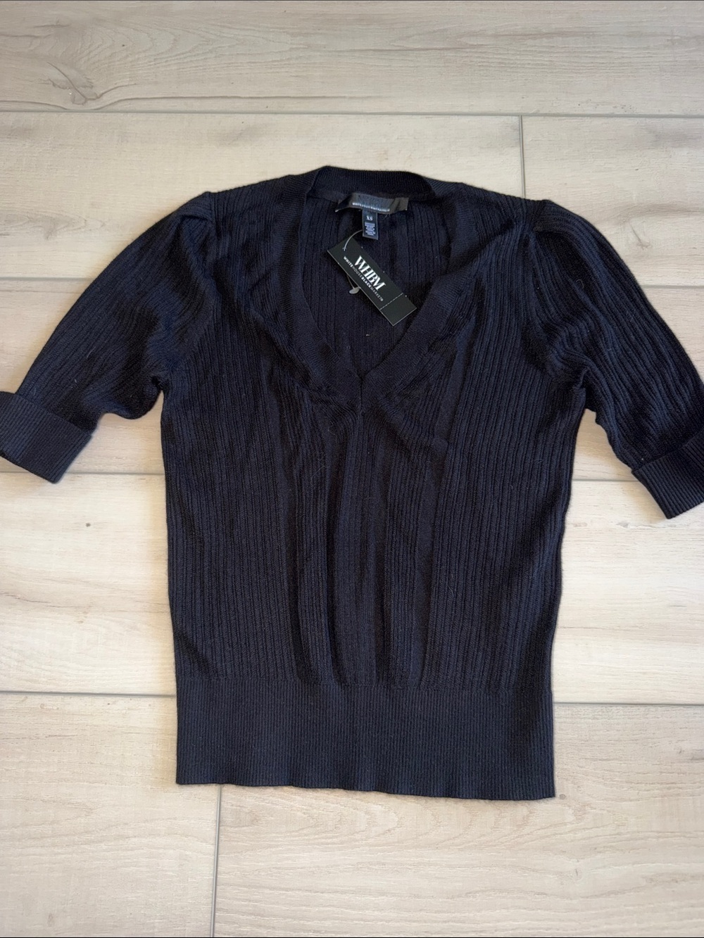 White House Black Market Black Ribbed V‑Neck Short Sleeve Top XS